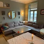Staymate 15 Minutes From Barcode